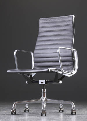 Charles Eames. Kontorstol fra serien Aluminium Group Konference 