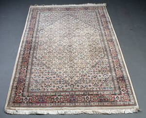 Orientalsk tæppe, uld på bomuld, 250 x 167 cm. 