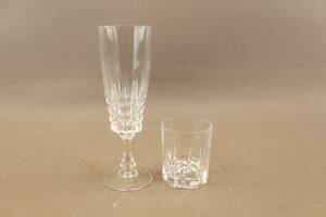 Champagneglas 3 st och whiskyglas 5 st