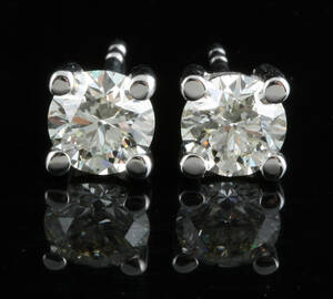Earrings in 18k set with brilliant cut diamonds 1.00 ct