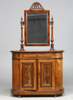 Spejlbuffét af nøddetræ, 1800-tallet