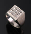 Ring af 14 kt hvidguld. Prydet med enkelslebne diamanter, i alt ca. 0.27 ct