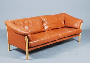 Stouby 2½ pers.sofa med lyst brunt læderbetræk
