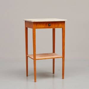 Etagebord, med stenskiva