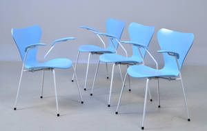 Arne Jacobsen 1902-1971. Sæt på fire armstole, model 3207 4