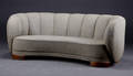 Bananformet sofa