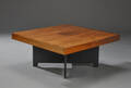 Kvadratisk sofabord med plade af palisander