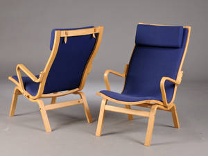 Finn Østergaard. Par højryggede hvilestole, model albert 2