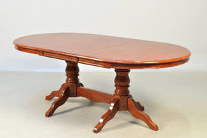 Two-pillar table i mahogni.