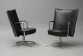 Johannes Foersom  Peter Hjort-Lorentzen. Par Partner Lounge-chairs  kontorstole med returdrej, sort læder, model EJ-70. 2