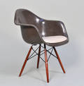 Charles Eames 1907 - 1978. Armstol, model DAW