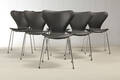 Arne Jacobsen. Sæt på seks syverstole model 3107, sort læder 6