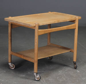 Hans J. Wegner. Serveringsvogn rullebord af egetræ