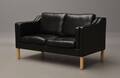 Hurup Møbelfabrik. To pers. sofa, sort læder  Denne vare er sat til omsalg under nyt varenummer 4704524