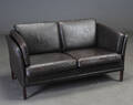 Dansk møbelproducent. To-pers. sofa, læder Denne vare er sat til omsalg under nyt varenummer 4716401
