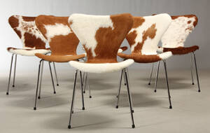 Arne Jacobsen. Sæt på seks 7er stole med nybetrukket hereford skind 6.