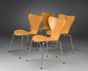 Arne Jacobsen. Fire Syver stole, formbøjet bøgetræ, model 3107 4