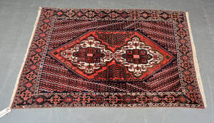 Handknuten persisk matta 155 x 210 cm