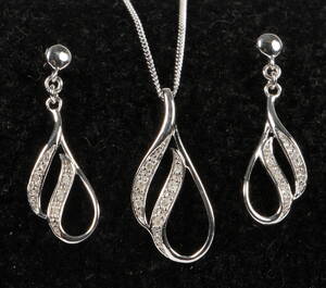 Smykkesæt af sterlingsølv prydet med diamanter 0,06 ct. 3