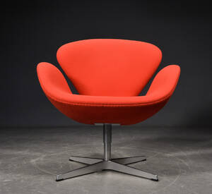 Arne Jacobsen. Lænestol, model 3320, Svanen, rød uld Denne vare er sat til omsalg under nyt varenummer 4522315