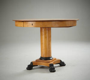 Bord Karl Johan-stil