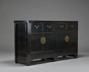 Kinesisk skænk af sortlakeret træ, 1900-tallet  Denne vare er sat til omsalg under nyt varenummer 4331308