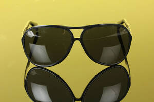 Prada. Dame solbrille, model SPR 06N