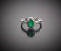 Ring i vitguld smaragd diamanter