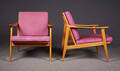 Zwei Lounge chairs mit magentafarbenen Bezügen, Dänischer Designer 2