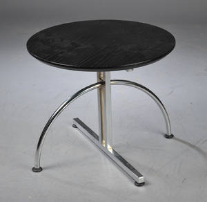 Ubekendt møbelproducent. Avisbord