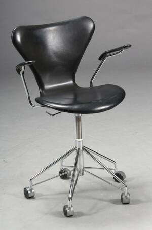 Arne Jacobsen. Syveren kontorstol, model 3217 