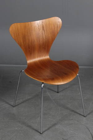 Arne Jacobsen. Syverstol af nød, model 3107