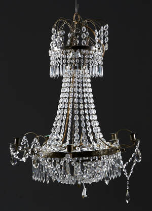 Ljuskrona i gustaviansk stil