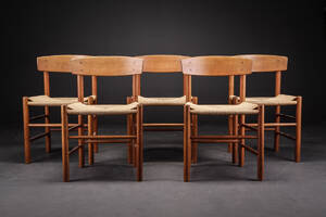 Børge Mogensen. Sæt på fem folkestole af egetræ, model J39 5