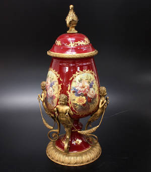 Urna med lock, empirestil.