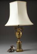 Bordslampa empirestil