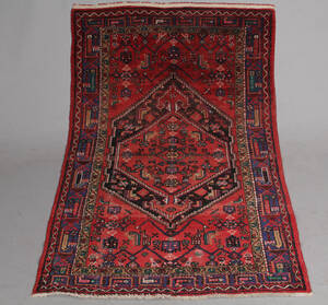 Orientalsk håndknyttet tæppe,135x207 cm.