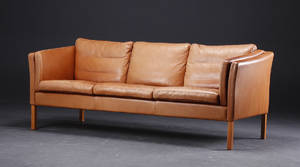 Dansk møbelproducent. 3-personers sofa, læder