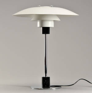 Poul Henningsen 1894-1967. PH 43 bordlampe