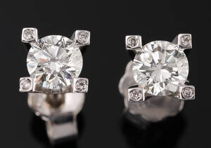 Brillantørestikker i 14 kt hvidguld ca 0.94 ct