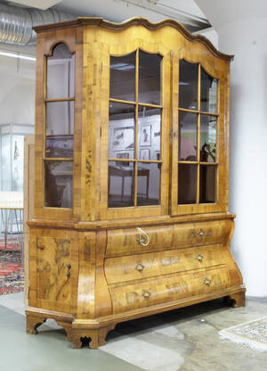 Vitrinskåp Louis XV-stil