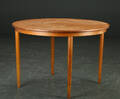 Spisebord af teaktræ, dansk møbelproducent