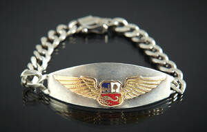 Armband med Perus flygvapen