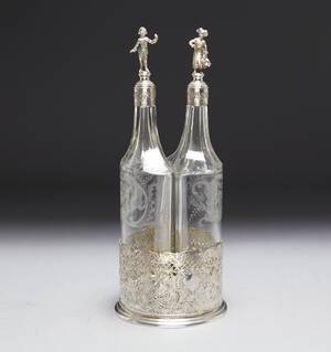 Karaffer i silver och glas