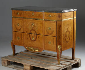 Byrå gustaviansk stil