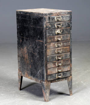 Lille industri kommode af metal, 1900-tallet