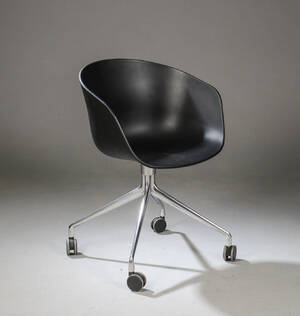 Hee Welling for HAY. Skalstol med hjul. Model. About a chair. AAC24 