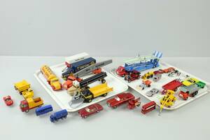 BRICKOR, 2 st, med leksaksbilar, bl.a. Lesney, Tekno, Corgi, Dinky