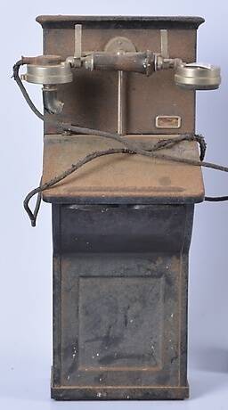 VÄGGTELEFON, 1900-tal.