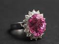 Ring med spinel og brillanter